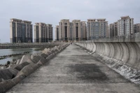 Khu căn hộ ở đảo Hải Hoa (Hải Nam) không có người ở. Ảnh: NYT.