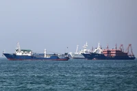 Eo biển Hormuz bị Iran tuyên bố phong tỏa, khoảng 1.000 tàu các loại hiện bị mắc kẹt trong Vịnh Ba Tư và vùng biển xung quanh. Ảnh: AFP/Guancha.