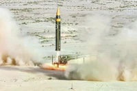 Tên lửa Khorramshahr-4 bị nghi ngờ được Iran sử dụng để tấn công căn cứ Diego Garcia. Ảnh: Huanqiu.