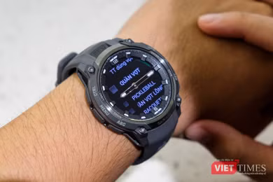Đồng hồ Garmin Instinct Crossover AMOLED giá 17 triệu đồng có gì mạnh so với đối thủ?