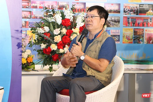 Nhà báo Đỗ Doãn Hoàng