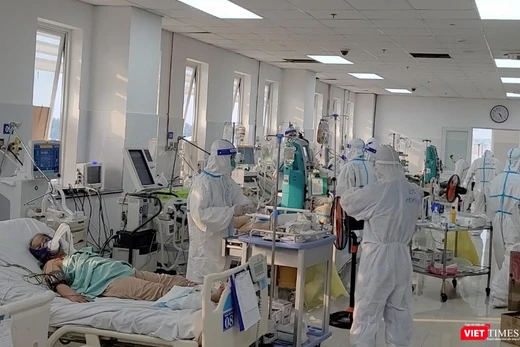Bệnh viện chăm sóc bệnh nhân trong giai đoạn dịch COVID-19 bùng phát