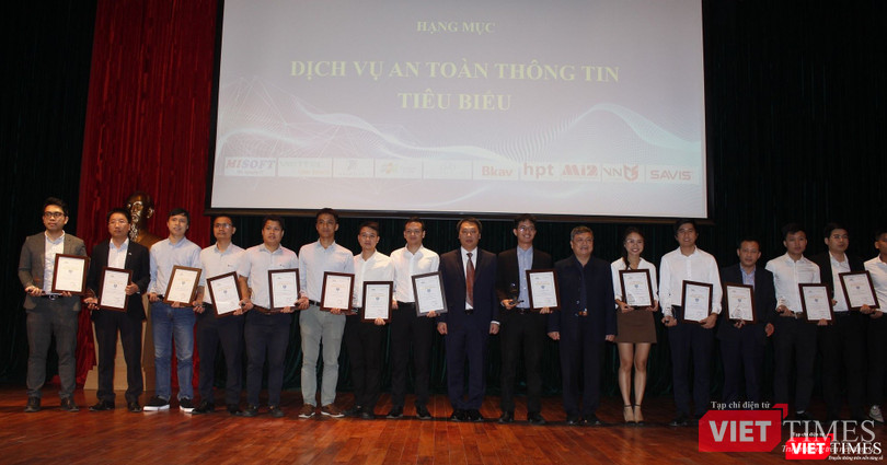 15 đơn vị được trao giải thưởng Dịch vụ an toàn thông tin tiêu biểu 15 đơn vị được trao giải thưởng Dịch vụ an toàn thông tin tiêu biểu