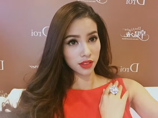 10 ảnh hot facebook nhà sao Việt 27/1 ảnh 8