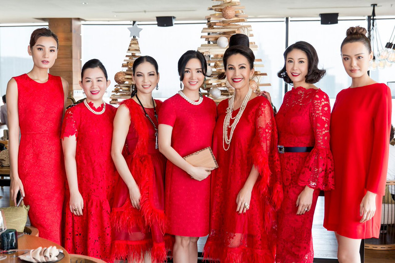 Diễm My "Cô ba Sài Gòn" đón sinh nhật ở độ cao 150m ảnh 2