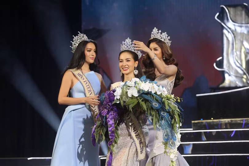 Vẻ đẹp 'vạn người mê' của Tân Hoa hậu chuyển giới Thái Lan ảnh 8