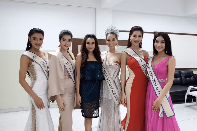 Vẻ đẹp 'vạn người mê' của Tân Hoa hậu chuyển giới Thái Lan ảnh 2