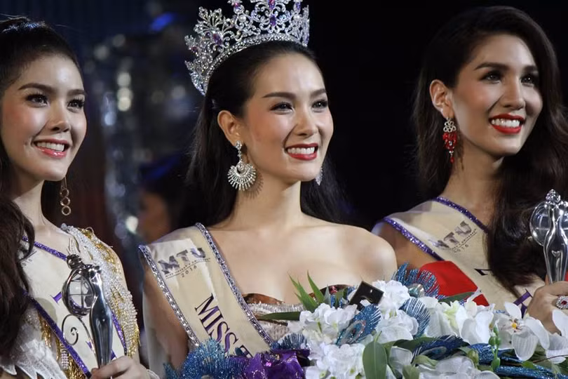 Vẻ đẹp 'vạn người mê' của Tân Hoa hậu chuyển giới Thái Lan ảnh 11