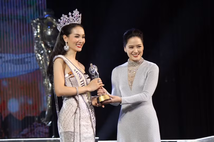 Vẻ đẹp 'vạn người mê' của Tân Hoa hậu chuyển giới Thái Lan ảnh 10