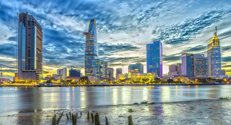 Nếu như trước đây Việt Nam đã là trung tâm sản xuất đối với Hàn Quốc và các nhà sản xuất thiết bị điện tử của Nhật Bản như Samsung, LG Electronics, Panasonic và Toshiba,thì giờ đây Việt Nam chú trọng tập trung chuyển đổi từ nhà sản xuất linh kiện điện tử