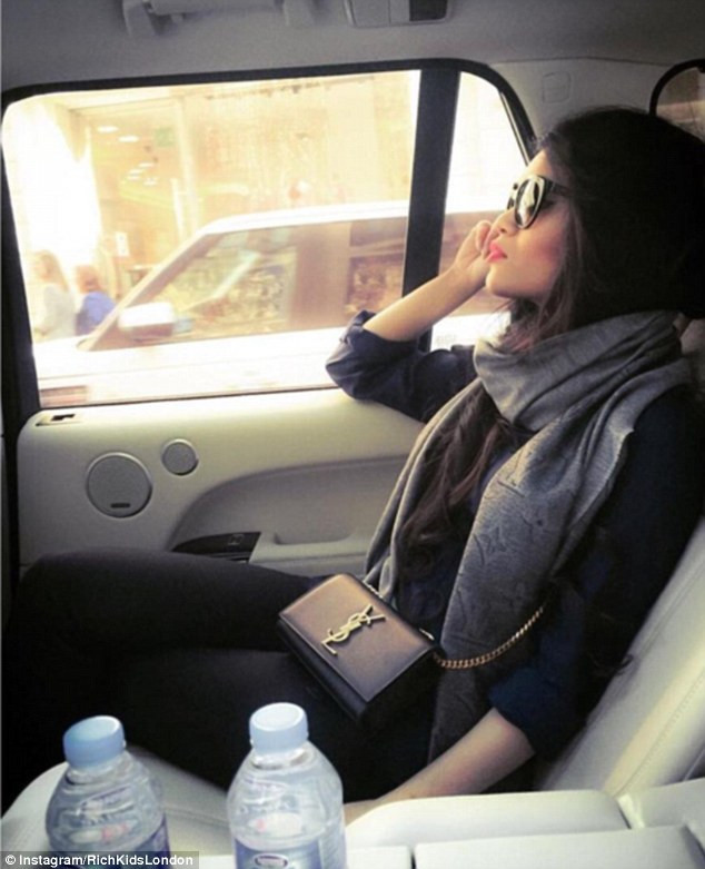 Video: Thú khoe tiền dị hợm của Hội con nhà giàu Anh ảnh 8