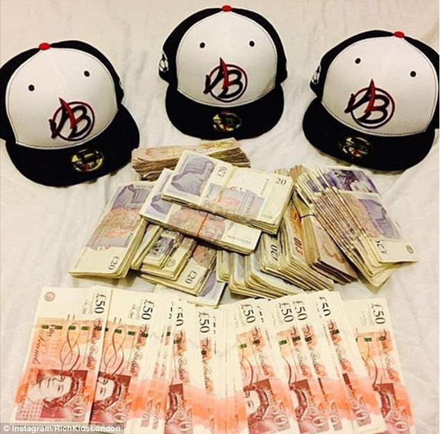 Video: Thú khoe tiền dị hợm của Hội con nhà giàu Anh ảnh 20