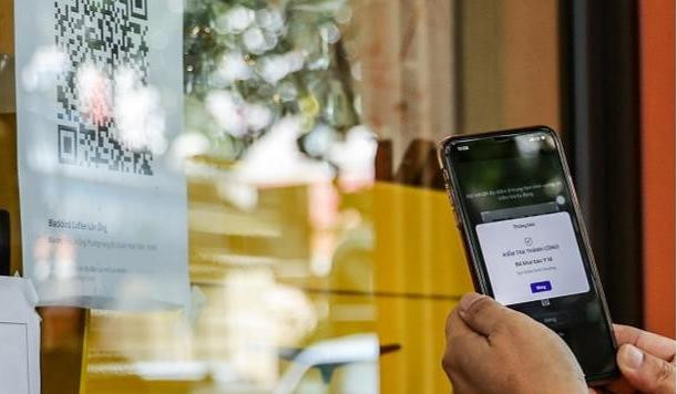 Hà Nội đã tổ chức nhiều đoàn kiểm tra việc thực hiện quét mã QR đối với khách đến các cơ sở kinh doanh trên địa bàn.