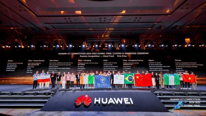 Đội Việt Nam dành trọn 3 giải thưởng trong vòng thi Chung kết toàn cầu Huawei ICT Competition 2024 - 2025.JPG