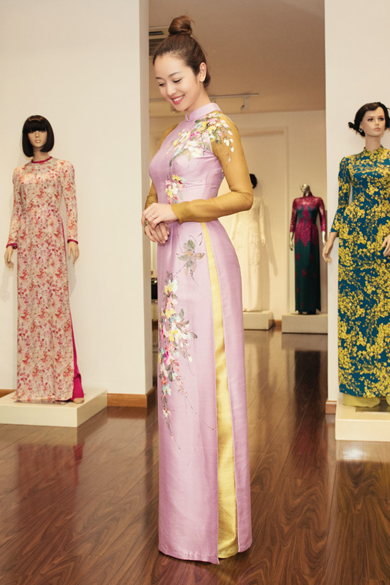 Mặc dù đã là 'gái hai con' nhưng bà xã doanh nhân Đức Hải vẫn giữ được nhan sắc tươi trẻ và vóc dáng thon thả.