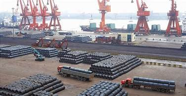 Sắt thép Trung Quốc dư thừa bị EU coi là mối đe dọa đối với nền công nghiệp của châu Âu. Sắt thép Trung Quốc dư thừa bị EU coi là mối đe dọa đối với nền công nghiệp của châu Âu.