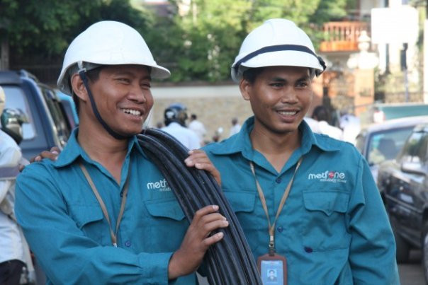 Những người thợ Campuchia của Viettel Những người thợ Campuchia của Viettel