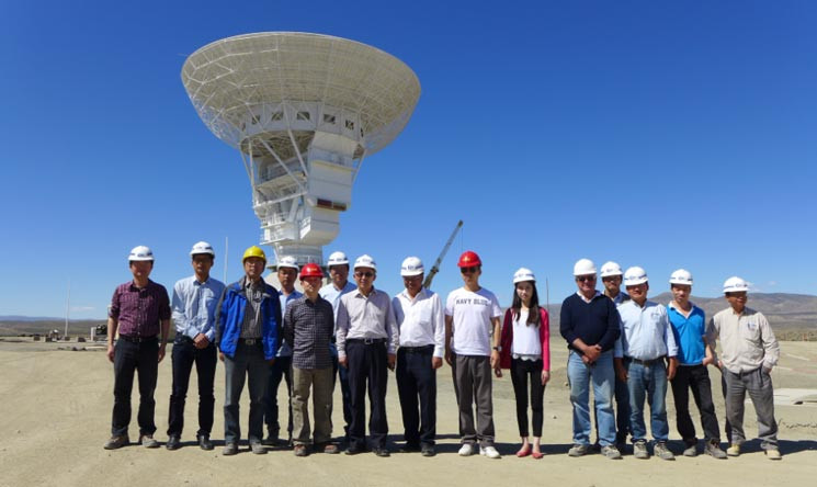 Trạm liên lạc mặt đất khi đang được xây dựng. Trạm liên lạc mặt đất khi đang được xây dựng.