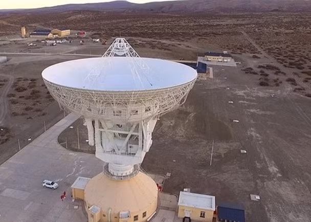 Trạm liên lạc mặt đất của quân đội Trung Quốc ở miền Nam Argentina. Trạm liên lạc mặt đất của quân đội Trung Quốc ở miền Nam Argentina.