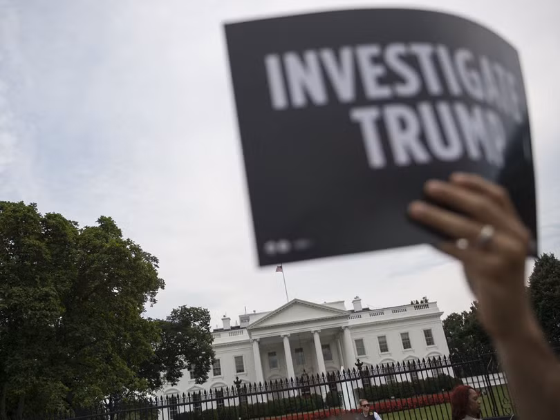 Làn sóng phản đối ông Donald Trump nổi lên khắp nước Mỹ.