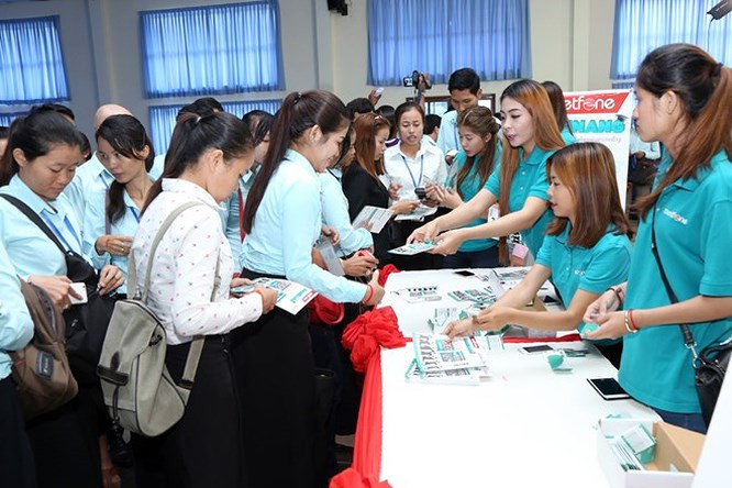 Metfone cũng là nhà mạng có hạ tầng viễn thông tốt nhất Campuchia với hệ thống cáp quang đạt 20.735 km. (Nguồn Metfone) Metfone cũng là nhà mạng có hạ tầng viễn thông tốt nhất Campuchia với hệ thống cáp quang đạt 20.735 km. (Nguồn Metfone)