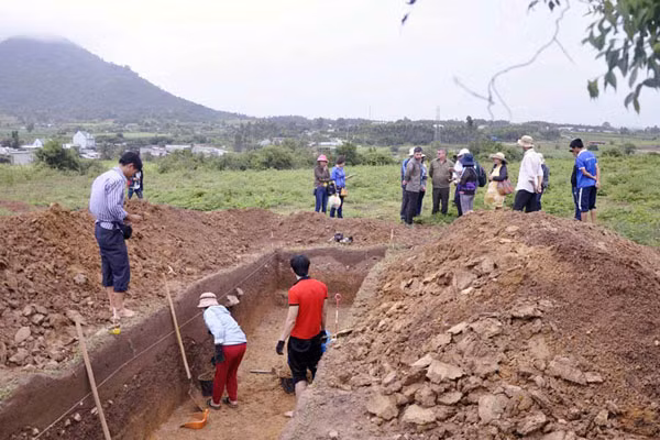 Phát hiện các di tích sơ kỳ đá cũ ở thị xã An Kê, tỉnh Gia Lai.