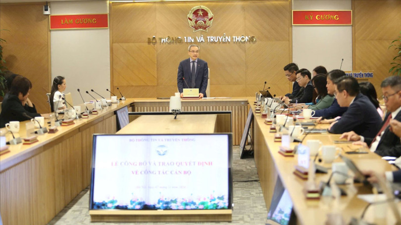 Thu truong phan tam.jpg