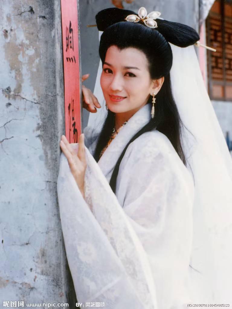 Những mỹ nhân Hoa ngữ như bước ra từ nguyên tác ảnh 28