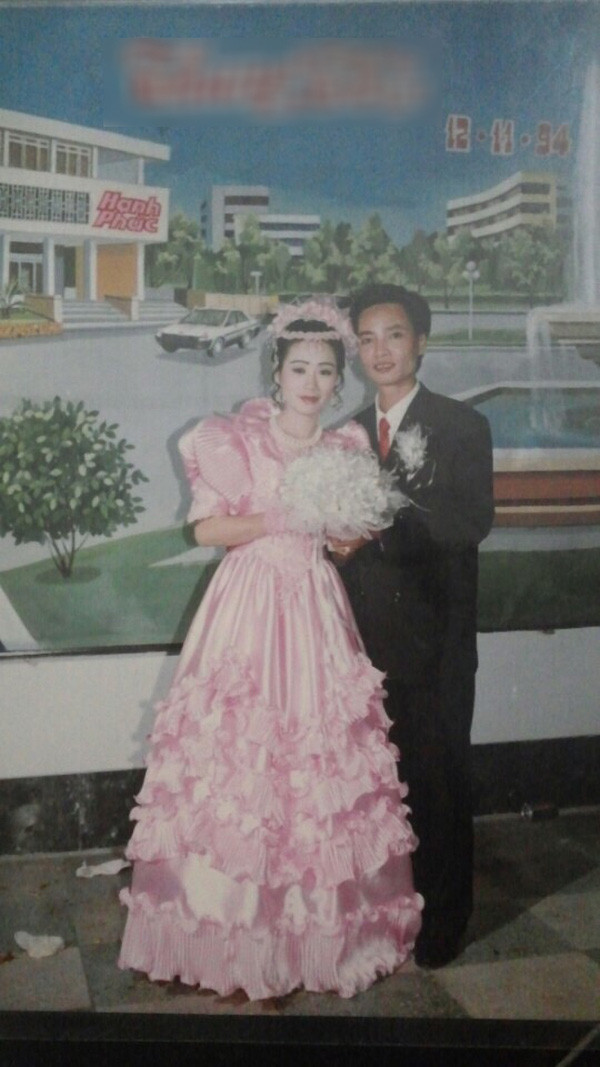 Bồi hồi ngắm lại những tấm ảnh cưới 20 năm có lẻ ảnh 14 Bồi hồi ngắm lại những tấm ảnh cưới 20 năm có lẻ ảnh 14