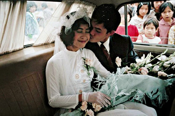 Bồi hồi ngắm lại những tấm ảnh cưới 20 năm có lẻ ảnh 8 Bồi hồi ngắm lại những tấm ảnh cưới 20 năm có lẻ ảnh 8