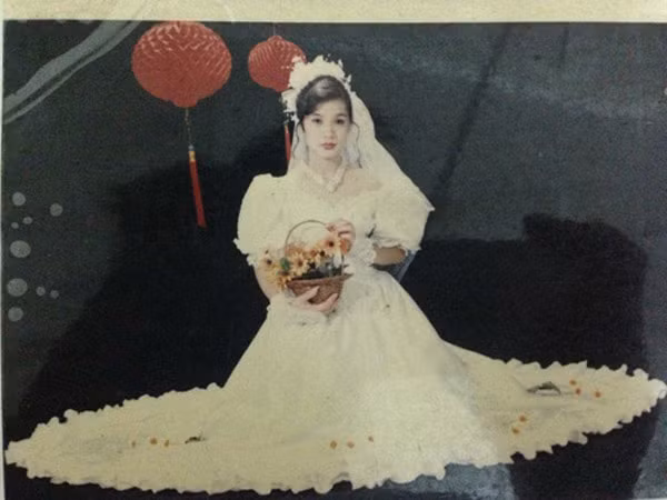 Bồi hồi ngắm lại những tấm ảnh cưới 20 năm có lẻ ảnh 4