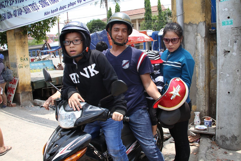 Tàu ngoại ô Sài Gòn - Dĩ An đắt khách ngày nghỉ lễ ảnh 11 Tàu ngoại ô Sài Gòn - Dĩ An đắt khách ngày nghỉ lễ ảnh 11