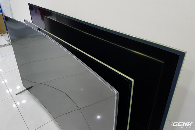 “Đập hộp” tivi màn hình cong mỏng hơn iPhone 6s của Xiaomi ảnh 4