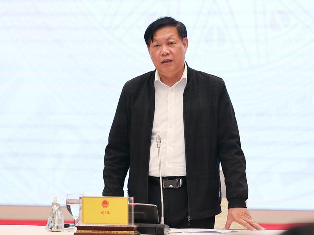 Thứ trưởng Bộ Y tế cho biết, 3 ứng cử viên vaccine nghiên cứu trong nước, gồm Nanocovax, Covivax, Arct 154 đang thử nghiệm lâm sàng và tiếp tục được hoàn thiện hồ sơ.