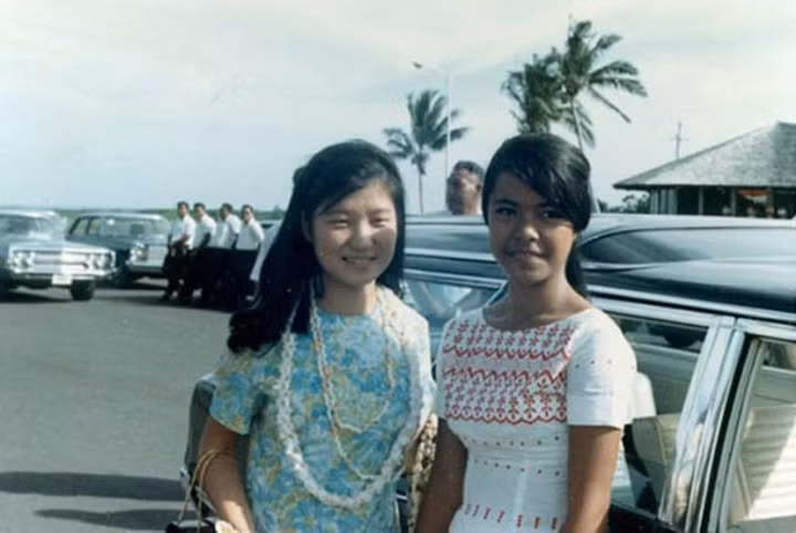 Cá tính quyết đoán của bà Park được cho là chịu ảnh hưởng nhiều từ người mẹ. Trong suốt những năm học trung học, bà Park luôn đứng đầu lớp. Chỉ số IQ của bà là 127.