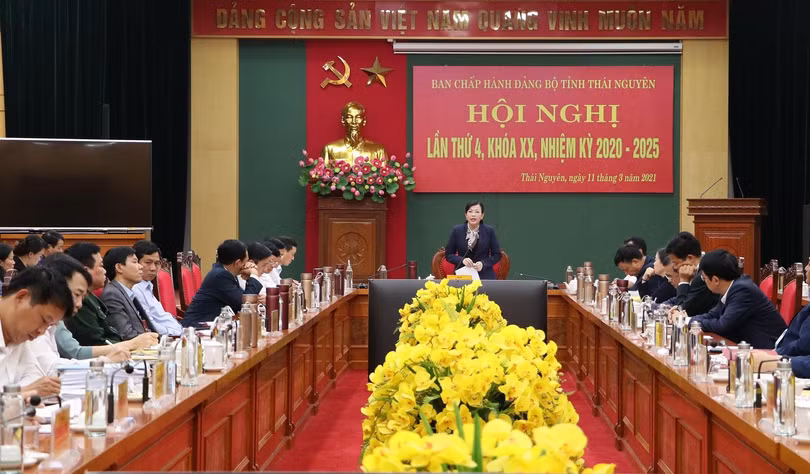 Bà Nguyễn Thanh Hải - Ủy viên Ban Chấp hành Trung ương Đảng, Bí thư Tỉnh ủy, Trưởng Đoàn ĐBQH tỉnh Thái Nguyên phát biểu chỉ đạo tại hội nghị.