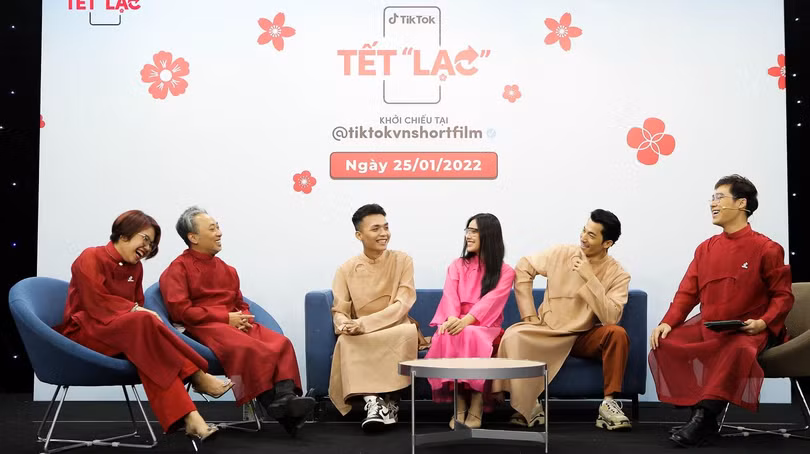 Đại diện TikTok và đoàn làm phim