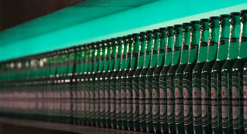 Cổ phiếu Heineken tăng kỷ lục nhờ doanh số bán hàng tại Việt Nam