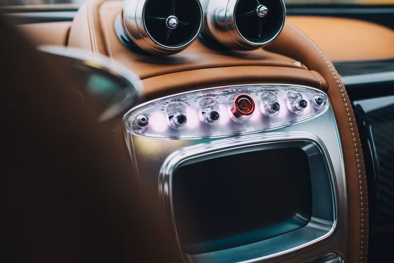 Mãn nhãn nội thất Pagani Huayra giá 78 tỷ đồng ảnh 2