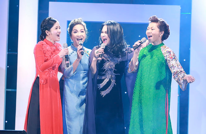 Bộ tứ ca Hồng Nhung, Mỹ Linh, Thanh Lam, Hà Trần.