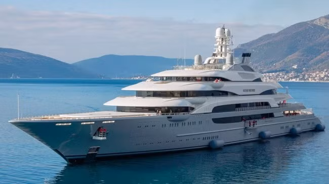 Du thuyền Eclipse của tỷ phú Roman Abramovich.