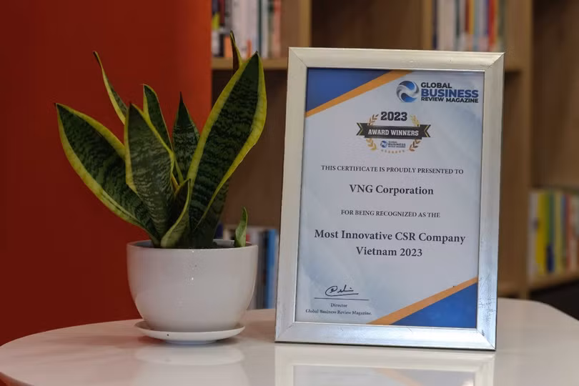 Chứng nhận Giải thưởng "Most innovative CSR company Vietnam 2023" mà VNG vừa nhận được.