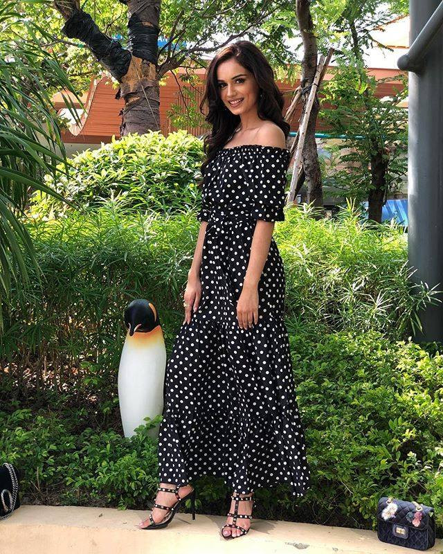 15 bức ảnh biết nói về vẻ đẹp thuần khiết và bí ẩn của Hoa hậu Thế giới ảnh 12