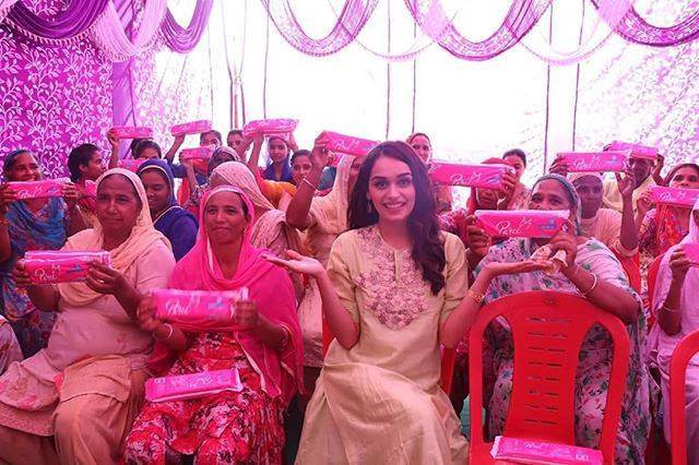 15 bức ảnh biết nói về vẻ đẹp thuần khiết và bí ẩn của Hoa hậu Thế giới ảnh 6