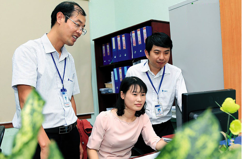 Kỹ sư VNPT hỗ trợ triển khai iOffice trên địa bàn Đắk Nông.jpg