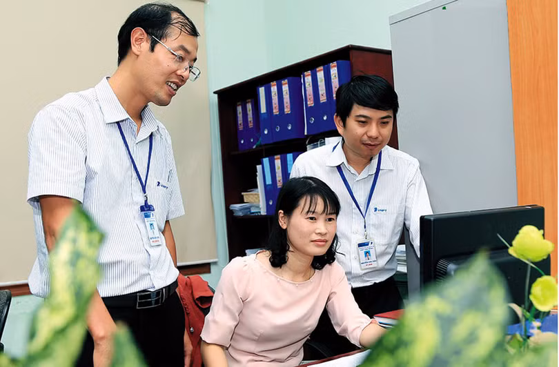 Kỹ sư VNPT hỗ trợ triển khai iOffice trên địa bàn Đắk Nông.jpg