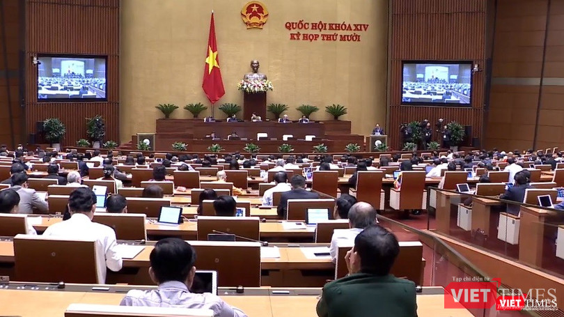 Toàn cảnh phiên giải trình và trả lời chất vấn, Kỳ họp thứ 10, Quốc hội Khoá XIV, ngày 10/11. Toàn cảnh phiên giải trình và trả lời chất vấn, Kỳ họp thứ 10, Quốc hội Khoá XIV, ngày 10/11.