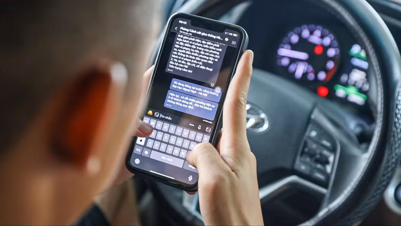 Thông tin người dân báo đến trang Zalo của Phòng CSGT Công an TP Hà Nội. 