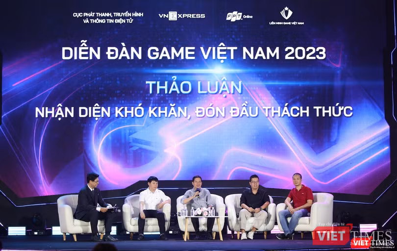 Tại toạ đàm, ông Lê Quang Tự Do cho rằng ngành game cần nuôi dưỡng và đầu tư chứ không phải tận thu.