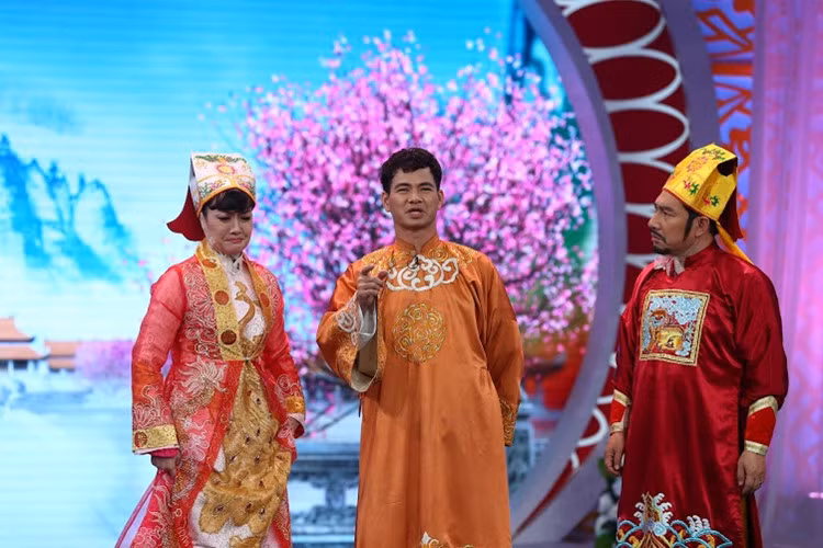 Bên cạnh những vấn đề của các bộ ngành được trực tiếp chạm thẳng đến, ‘Gặp nhau cuối năm’ cũng gióng hồi chuông cảnh tỉnh ý thức người dân đối với vấn đề vệ sinh an toàn thực phẩm, coi đây là một ‘quốc nạn’ và cần có biện pháp mạnh tay để giải quyết. 